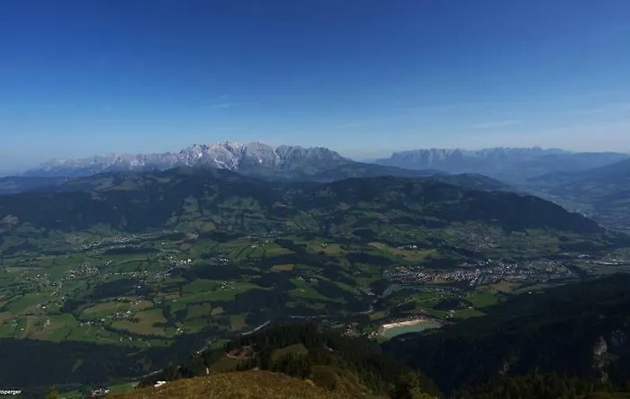 Biobergbauernhof Bergzeit In ゴールデック